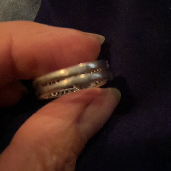 Beautiful ring-great for any occasion - Picture 2 of 3